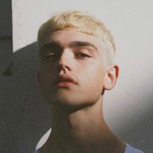 Meet your Posher, Sheila